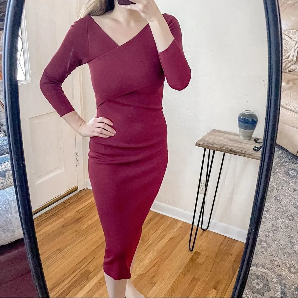 Theory Daverin Lustrate Sheath Dress in Burgundy S